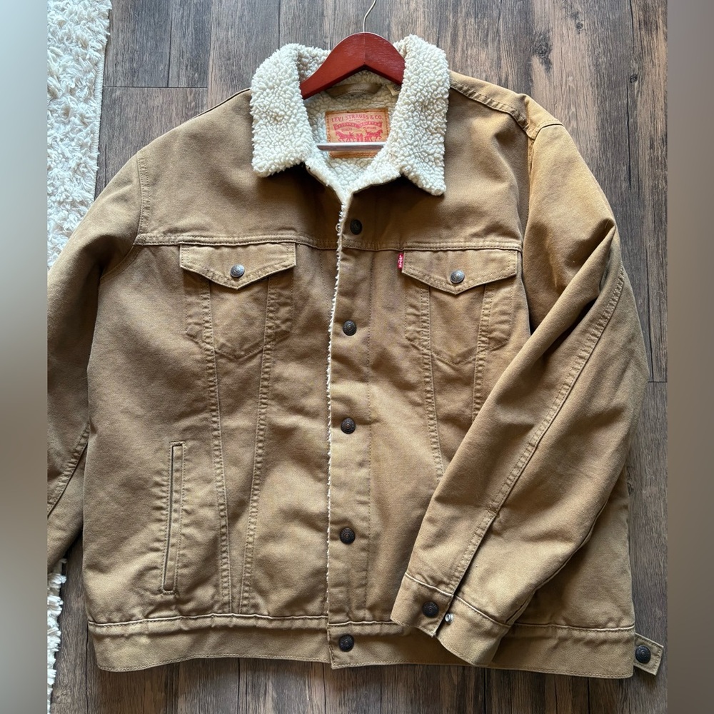 Levi’s Tan Sherpa-Lined TruckerJacket XL